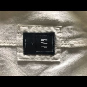 Women’s Gap white denim overall shorts Size XS